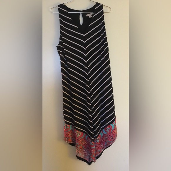 db established 1962 Black White V-Striped Dress. Sleeveless with Peep hole Back. - Picture 1 of 4